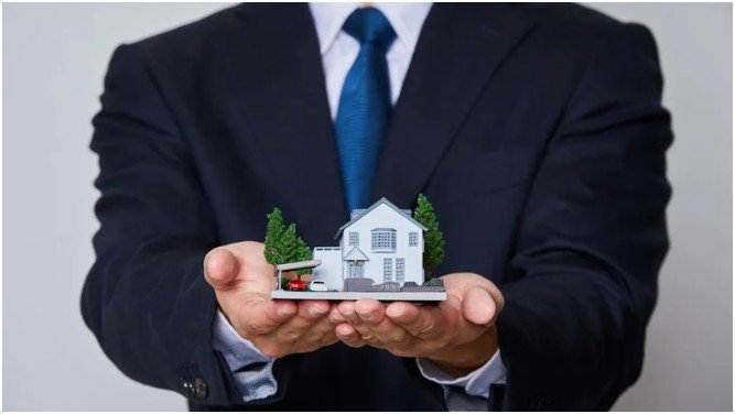 Why Should You Avoid Over-Personalizing Before Selling?